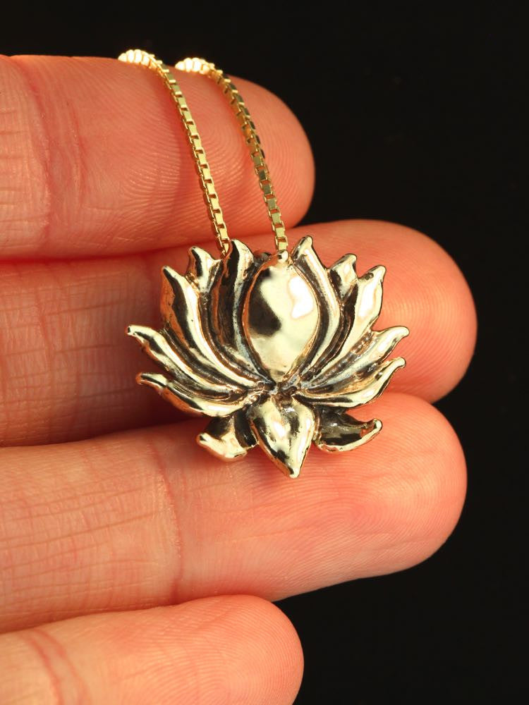 Lotus Charm in 14K Gold