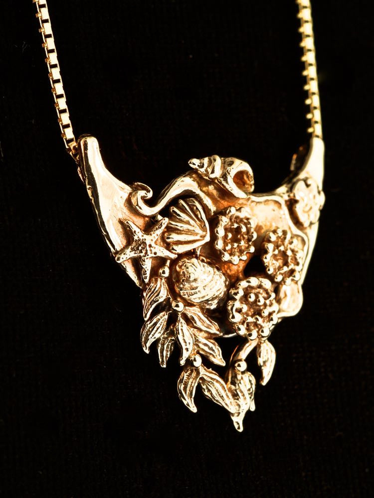 Atlantis Treasure Pendant in 14K Gold