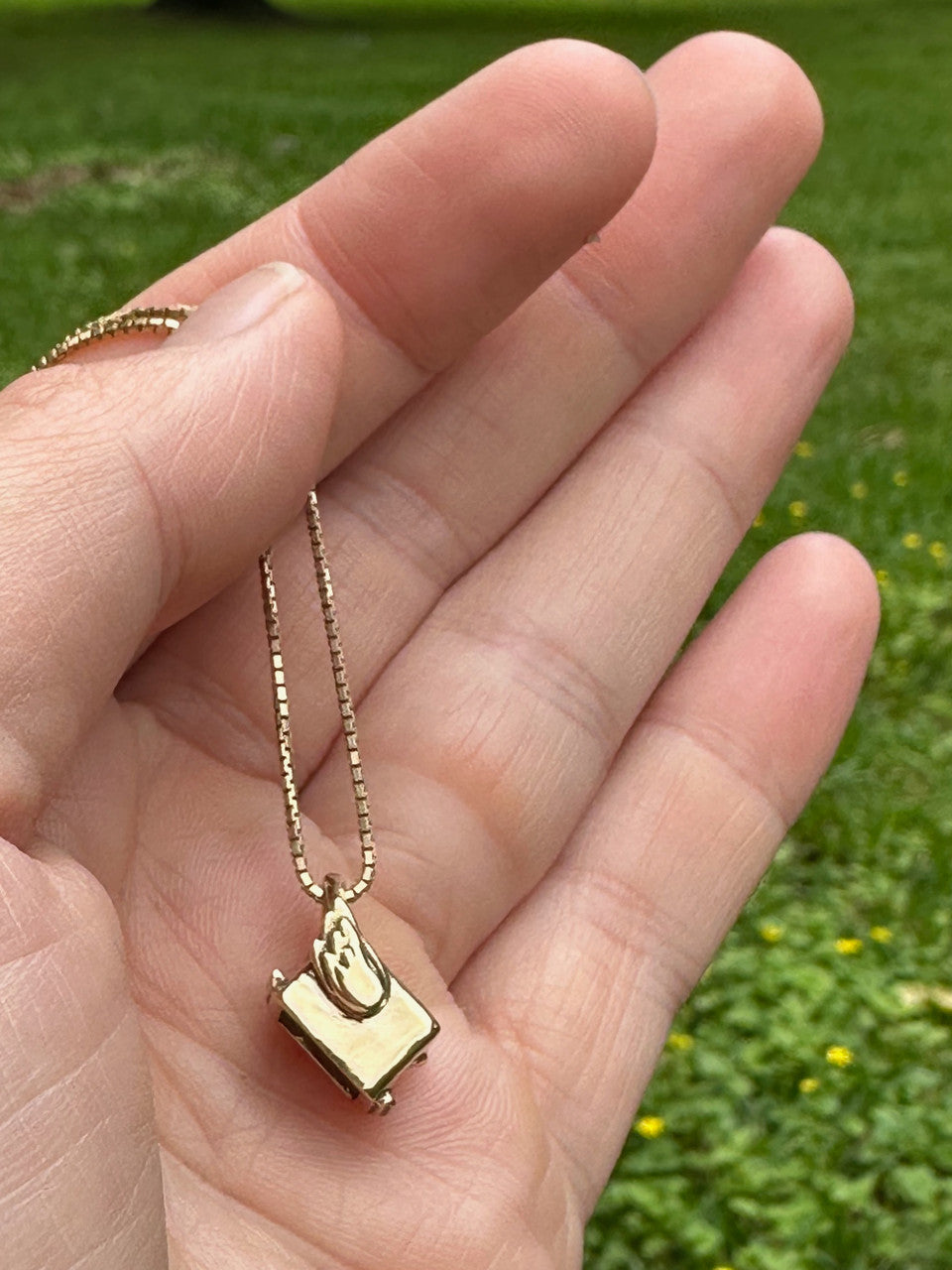 Flying Toaster Charm - 14k Gold
