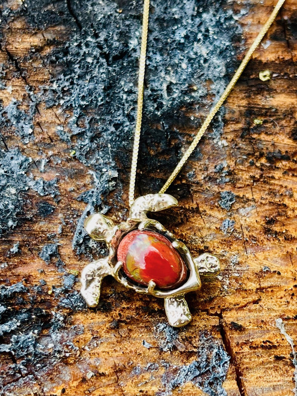 Treasure Back Sea Turtle Pendant - 14K gold