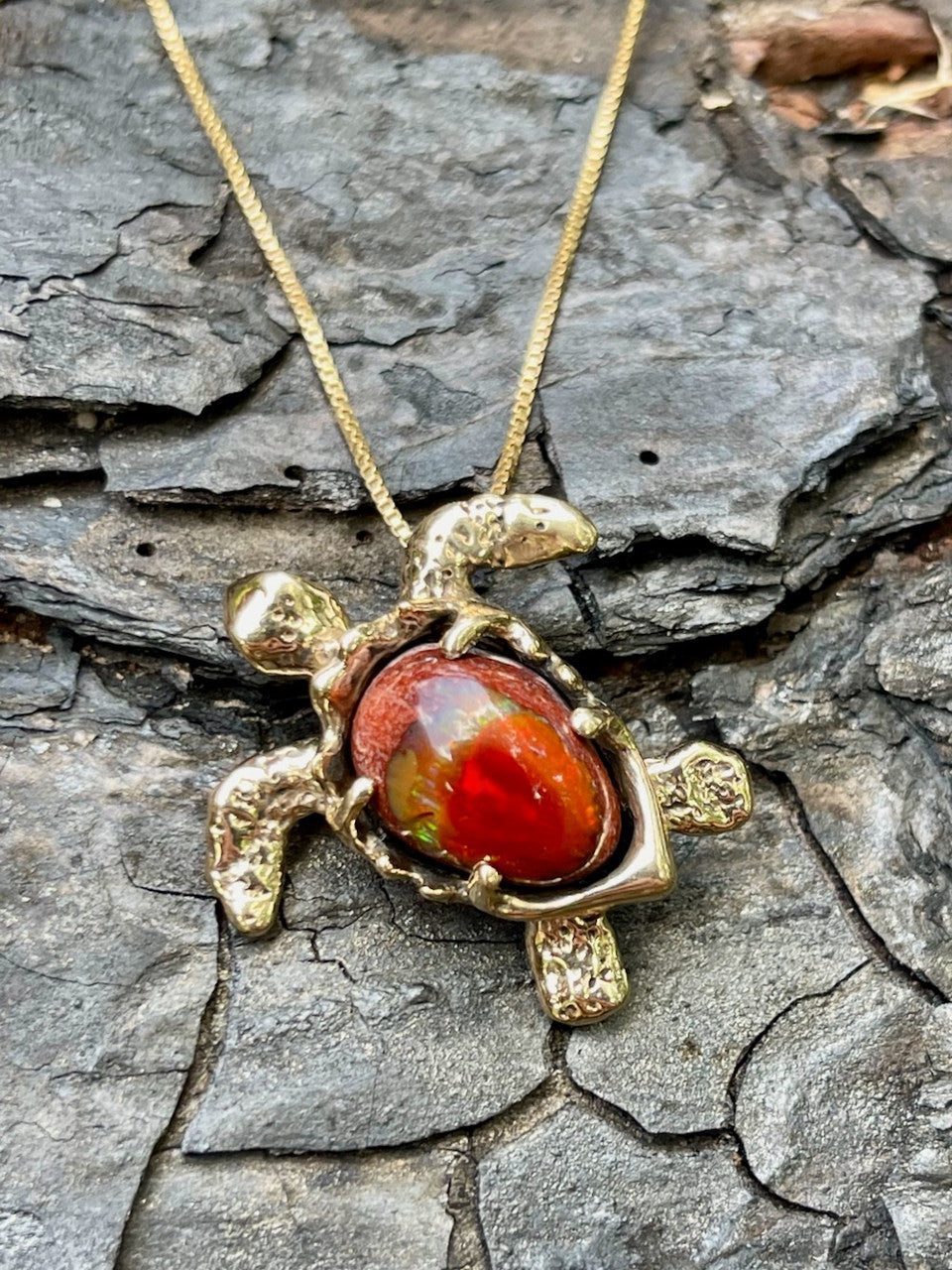 Treasure Back Sea Turtle Pendant - 14K gold