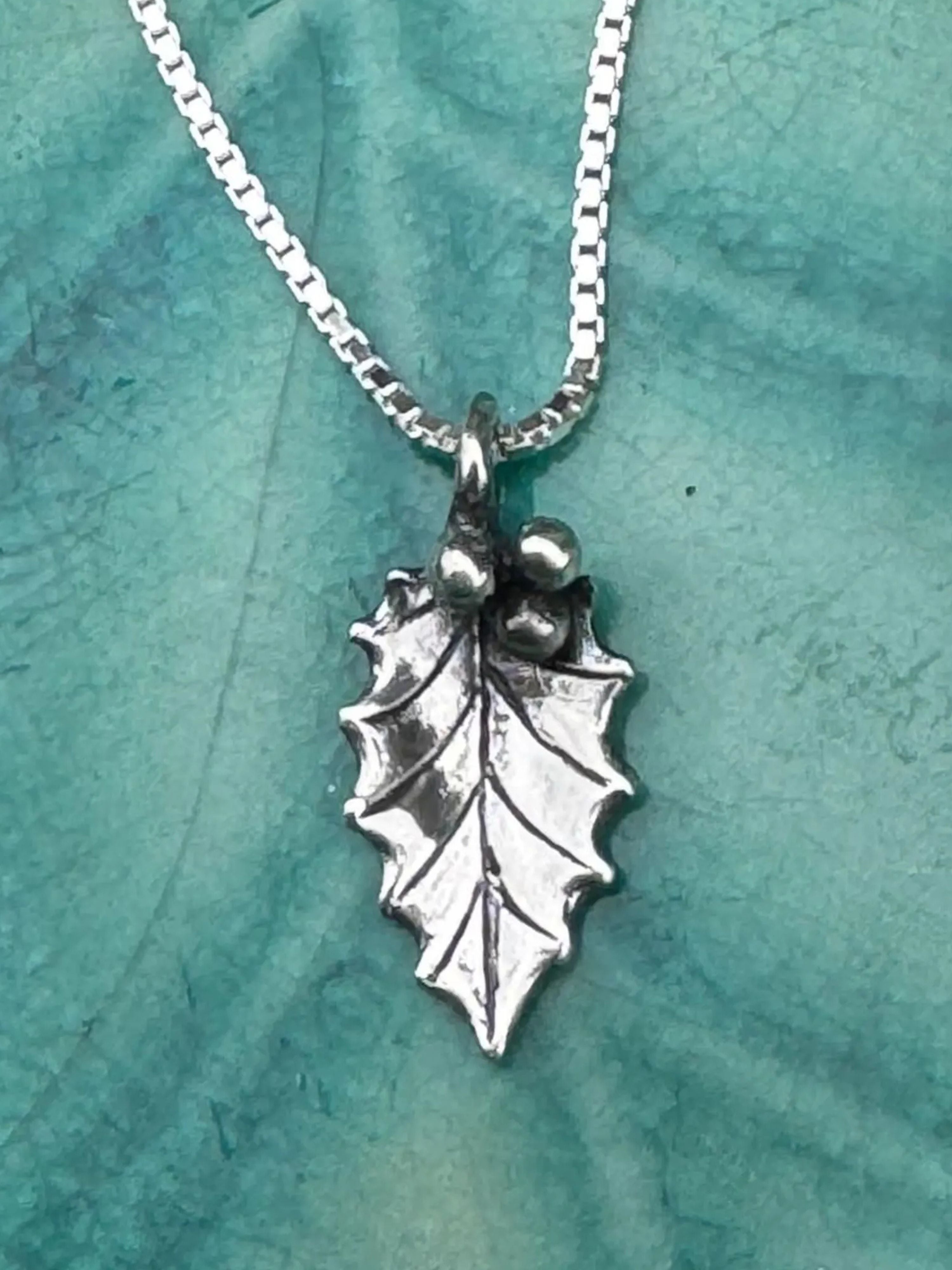 Holly Leaf Charm - Silver