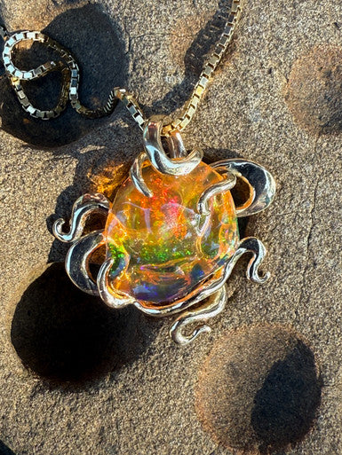 Alien Octopus Pendant with 6 Ct Mexican Fire Opal - 18K gold