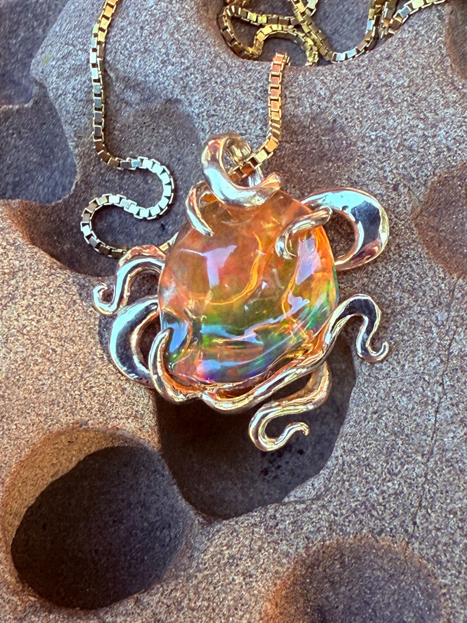 Alien Octopus Pendant with Mexican Fire Opal - 18K gold