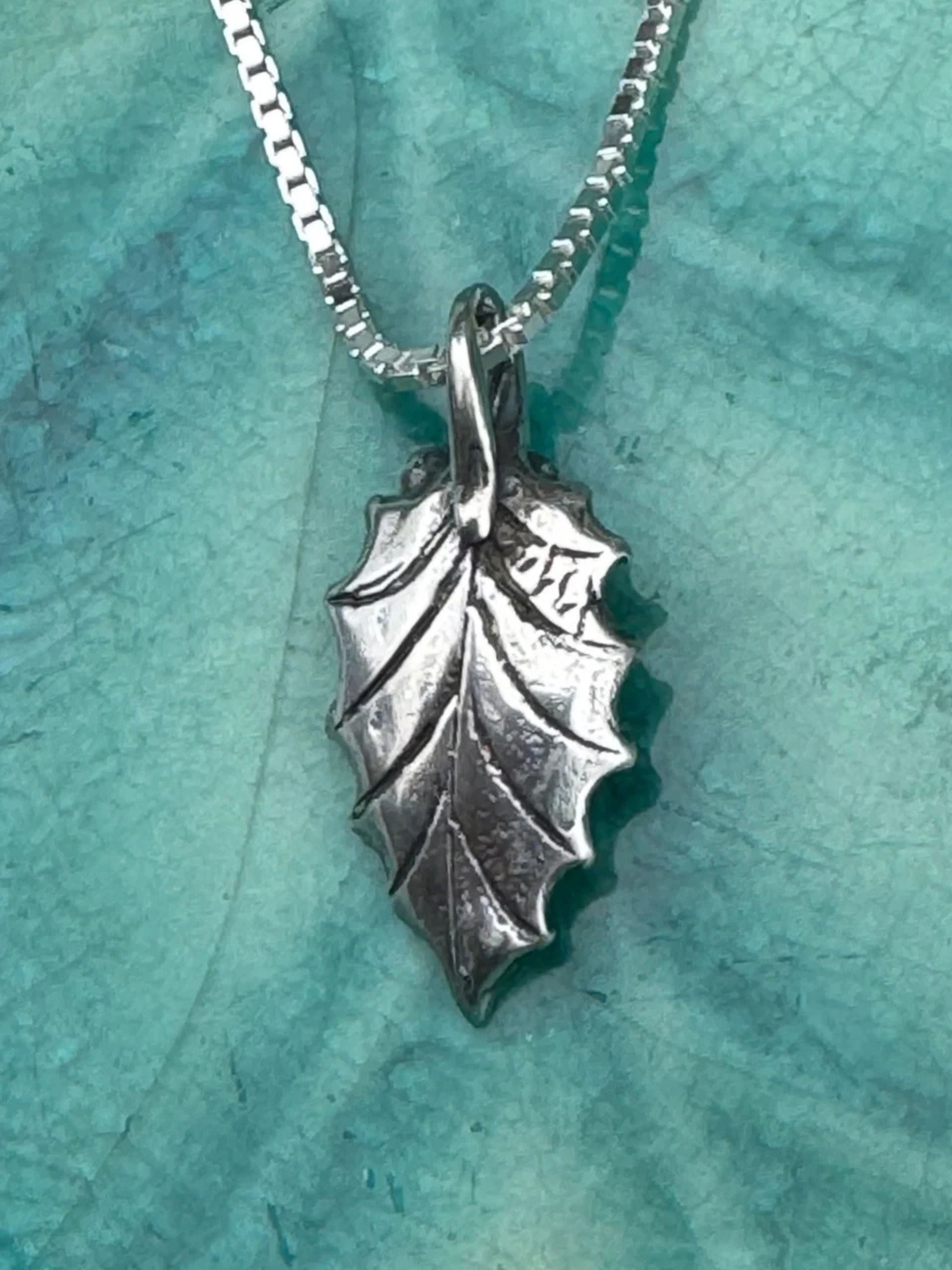 Holly Leaf Charm - Silver