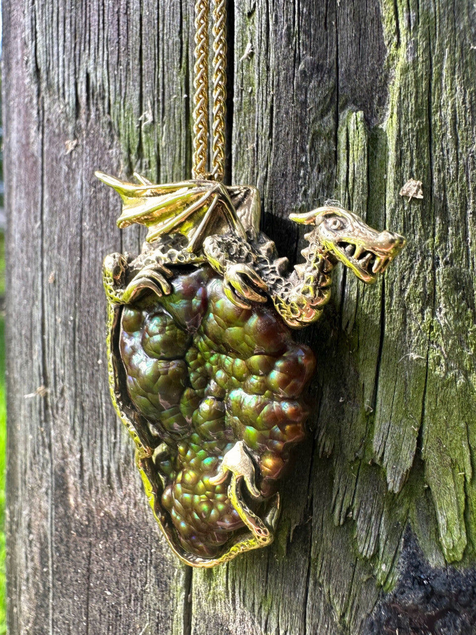 Mangrove Dragon in 18K Gold