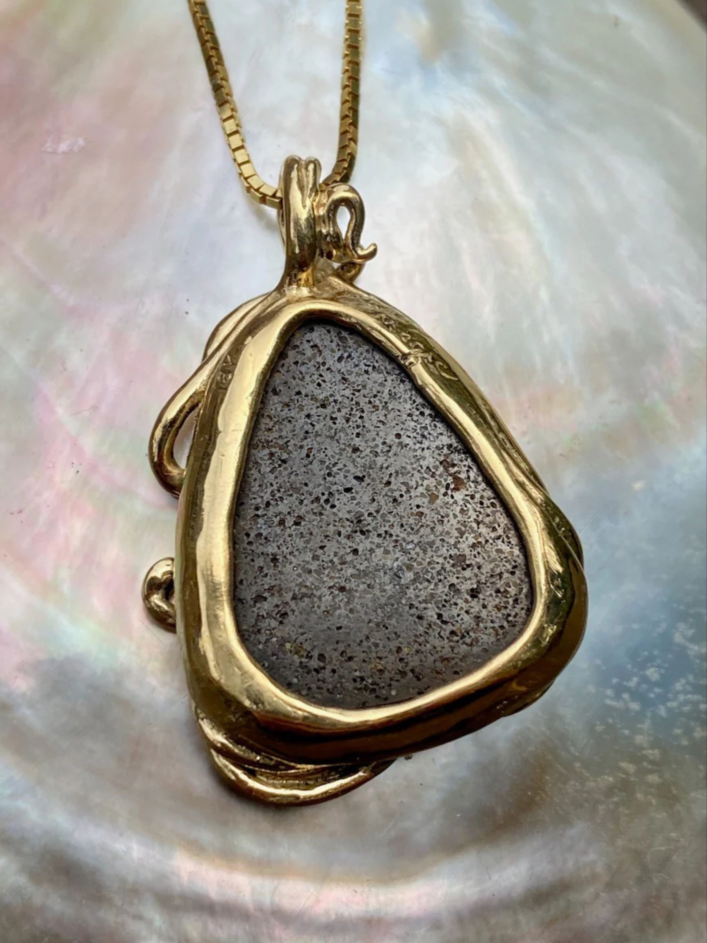 Bermuda Bliss Australian Opal Pendant - 18K gold