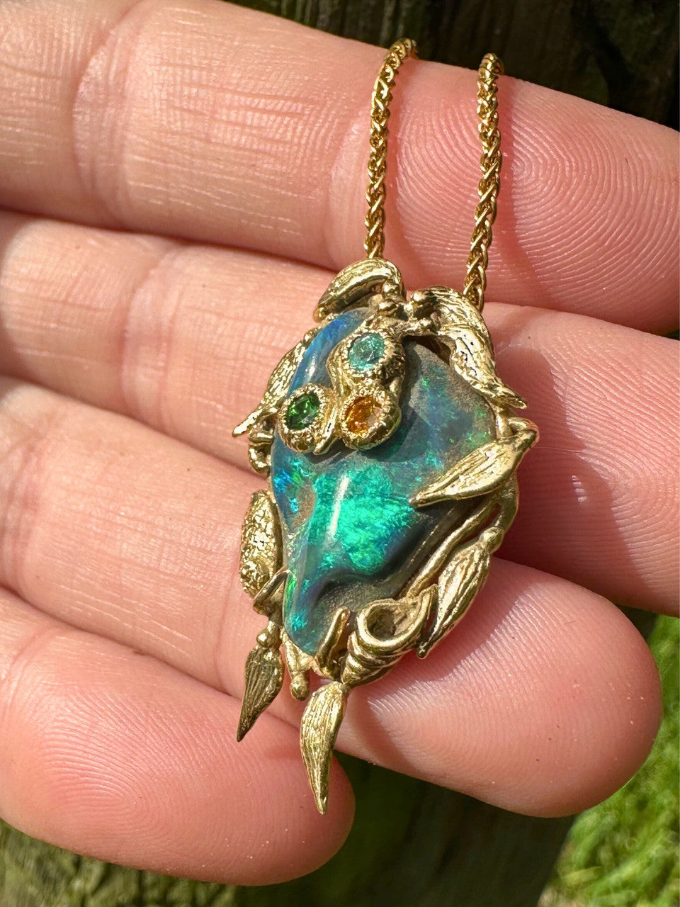 Tide Pool Treasure Pendant - 18K Gold