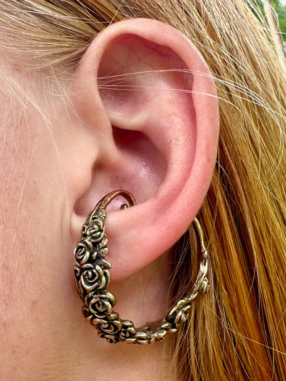 Rose Tendril Ear Hoop - Bronze