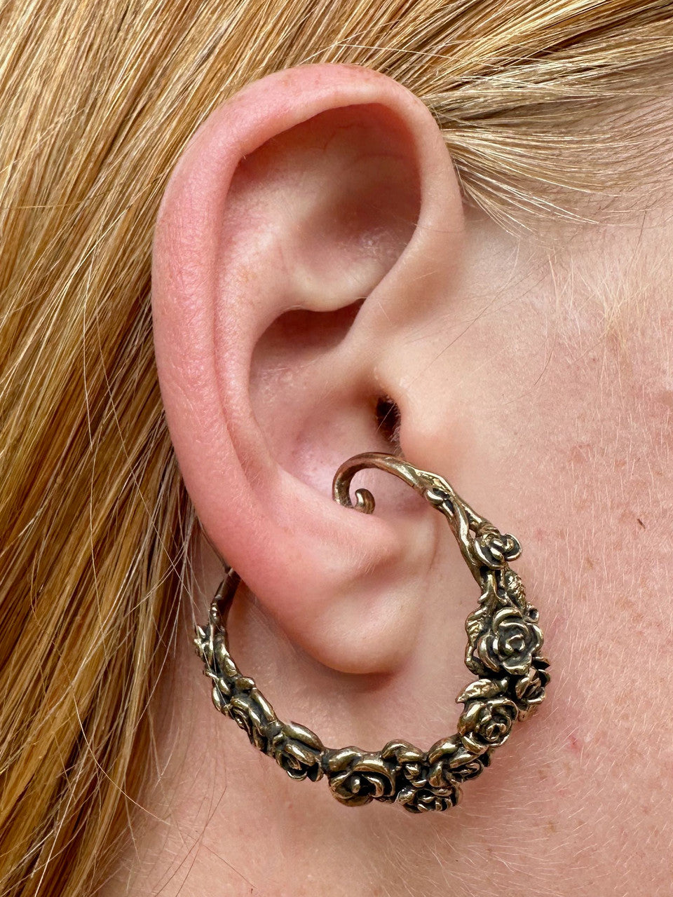 Rose Tendril Ear Hoop - Bronze