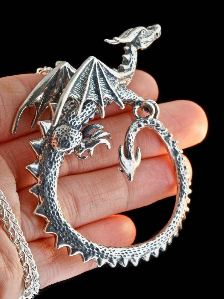 Circle Dragon Neckpiece in Silver