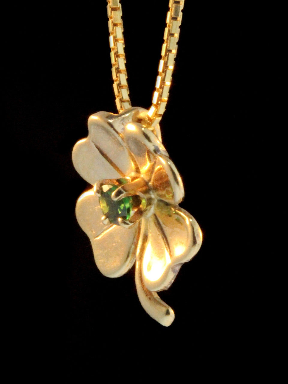 Four Leaf Clover Charm with Tsavorite -14k Gold