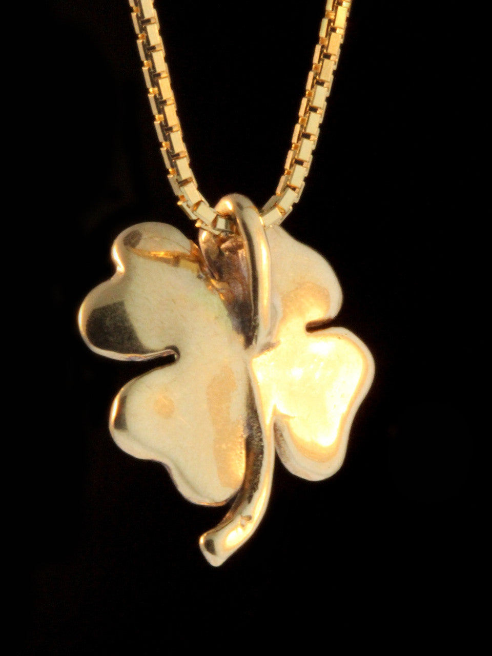 Four Leaf Clover Charm with Tsavorite -14k Gold