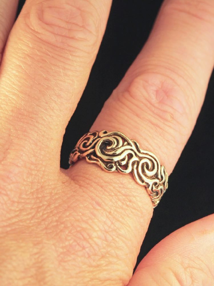 Cosmos Ring in 14K Gold