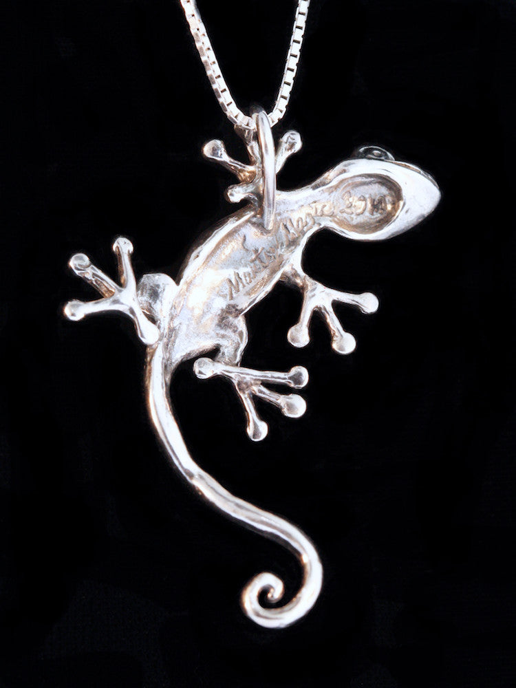 Curious Gecko Pendant in Silver