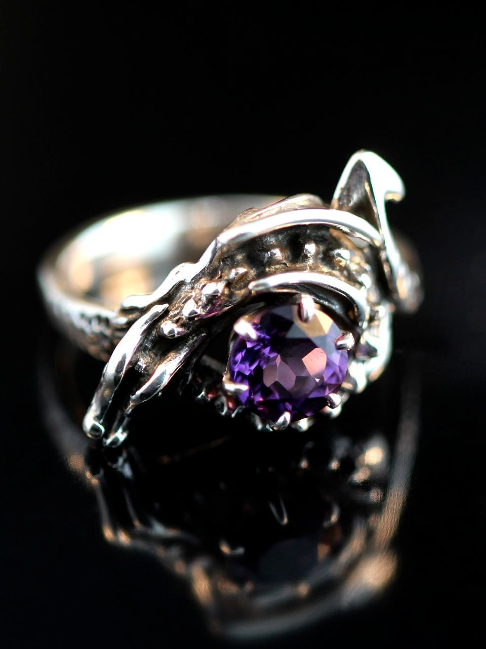 Curled Dragon Ring with Amethyst - Silver