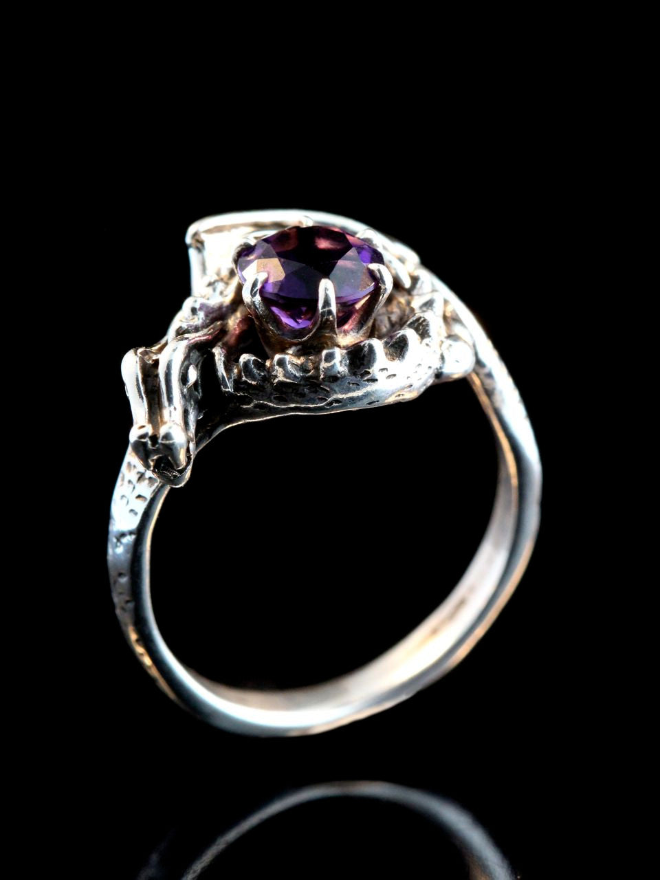 Curled Dragon Ring with Amethyst - Silver