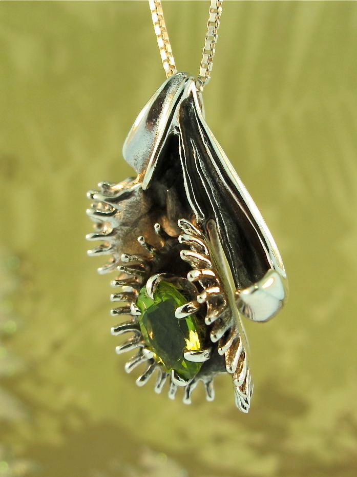 Fly Trap Pendant with Peridot