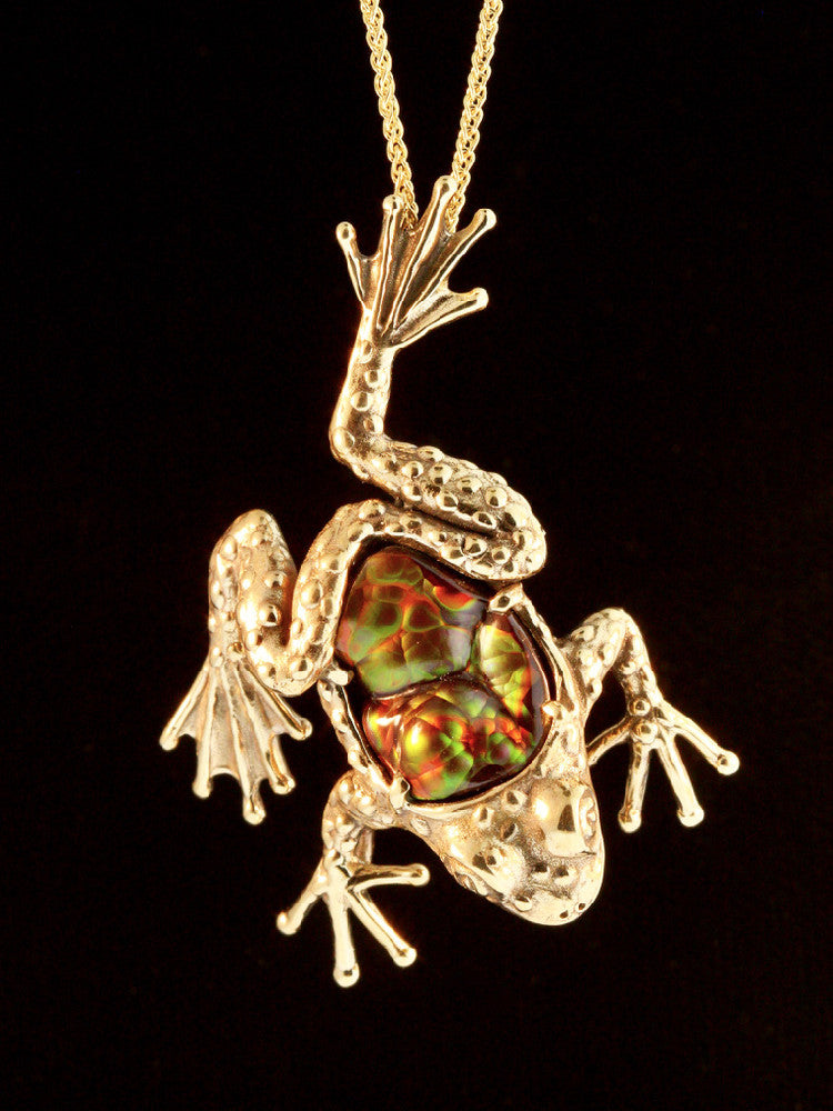 Harlequin Tree Frog Pendant in 18K Gold
