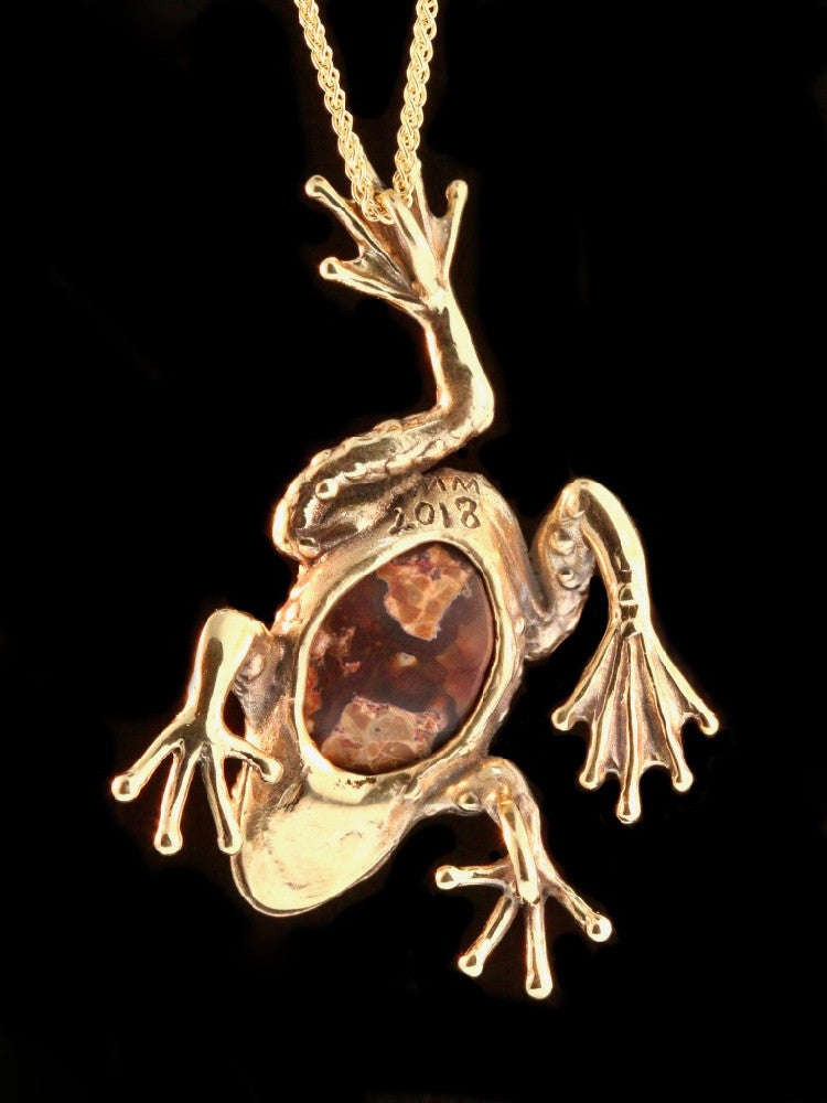 Harlequin Tree Frog Pendant in 18K Gold