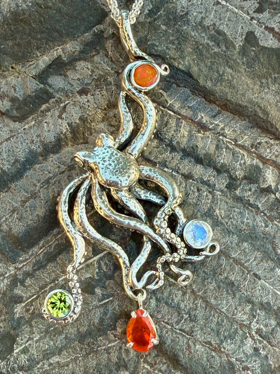 Large-octopus-pendant-with-gemstones-4-silver