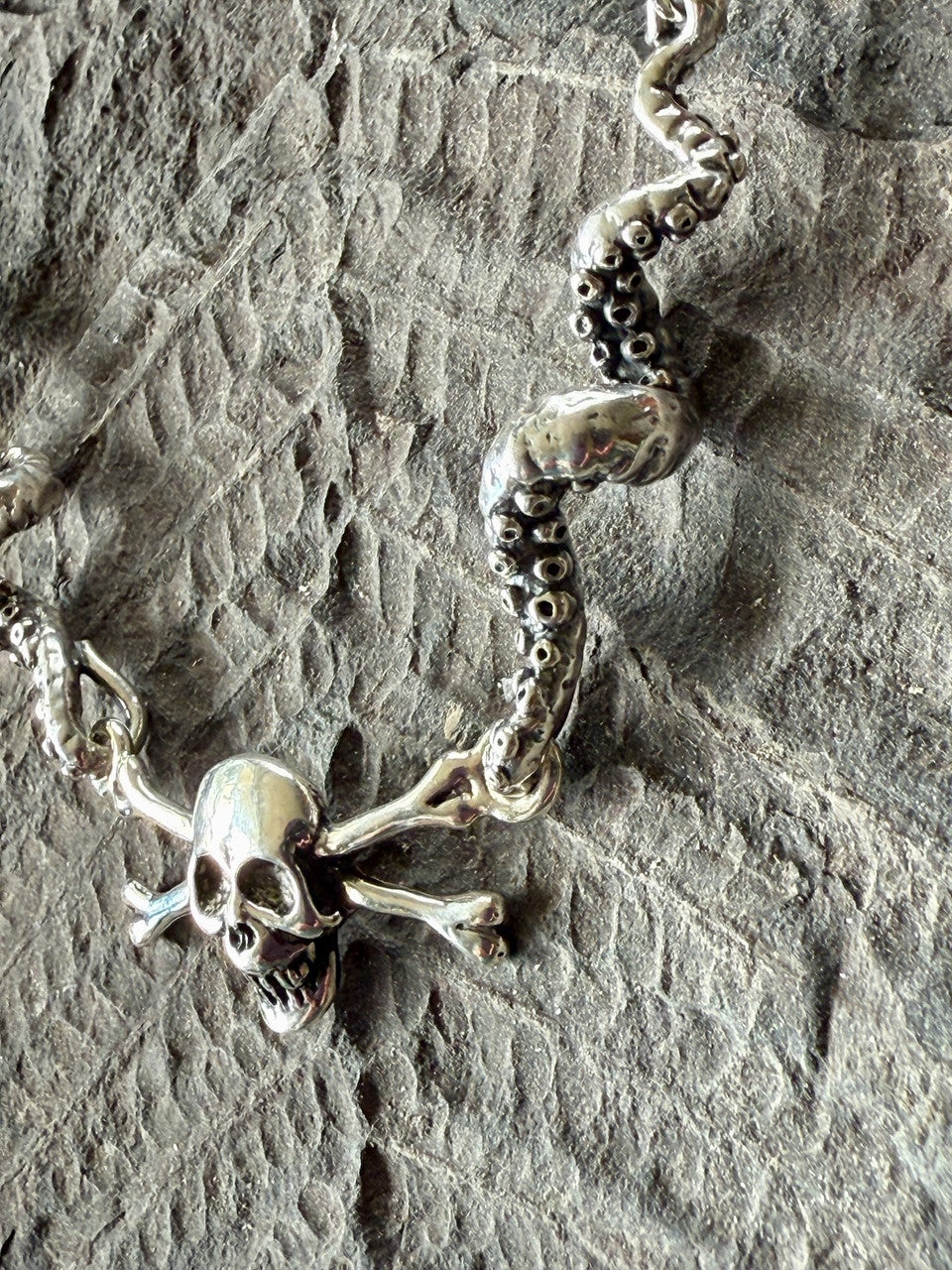 Shiver Me Tentacles Neckpiece - Silver