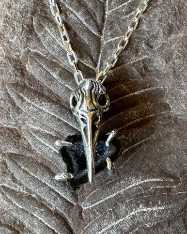 Raven Skull with Geode Treasure - Silver