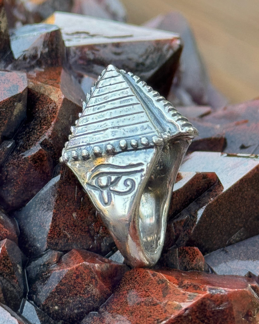 Pyramid Ring Eye of Horas side - Silver