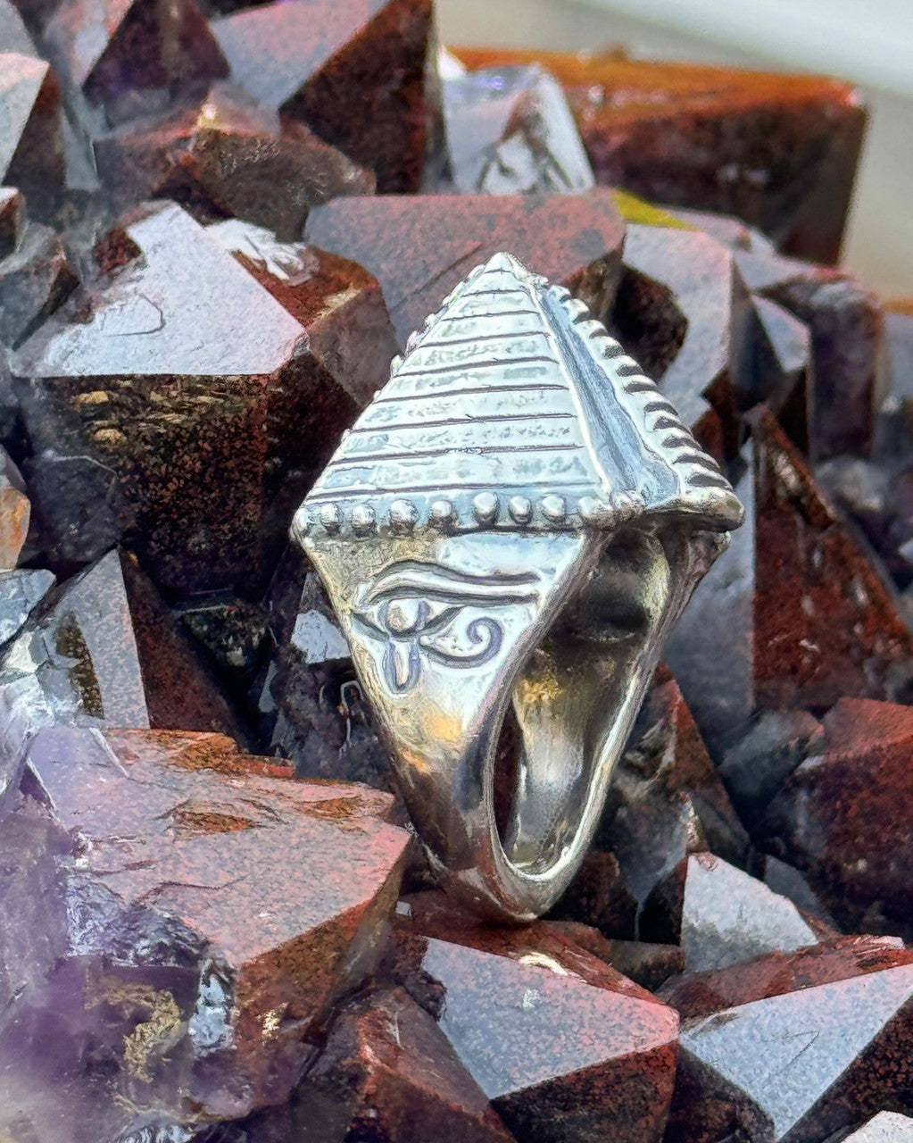 Pyramid Ring Eye of Horas side - Silver