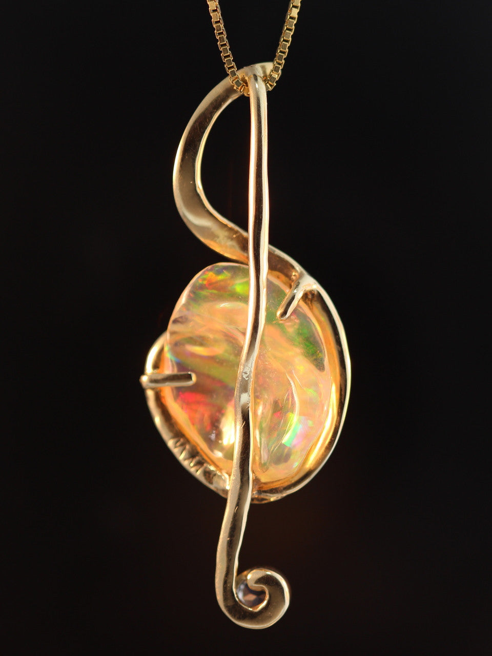 Treble Clef Pendant Mexican Fire Opal - 18K gold