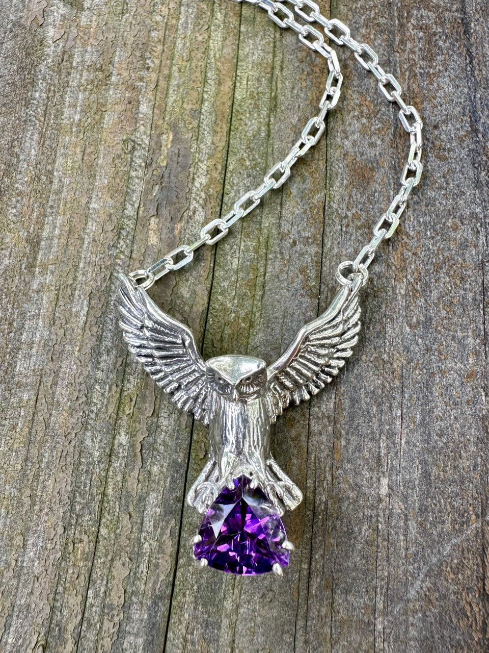 Owl Neckpiece with 13 MM Amethyst - Silver