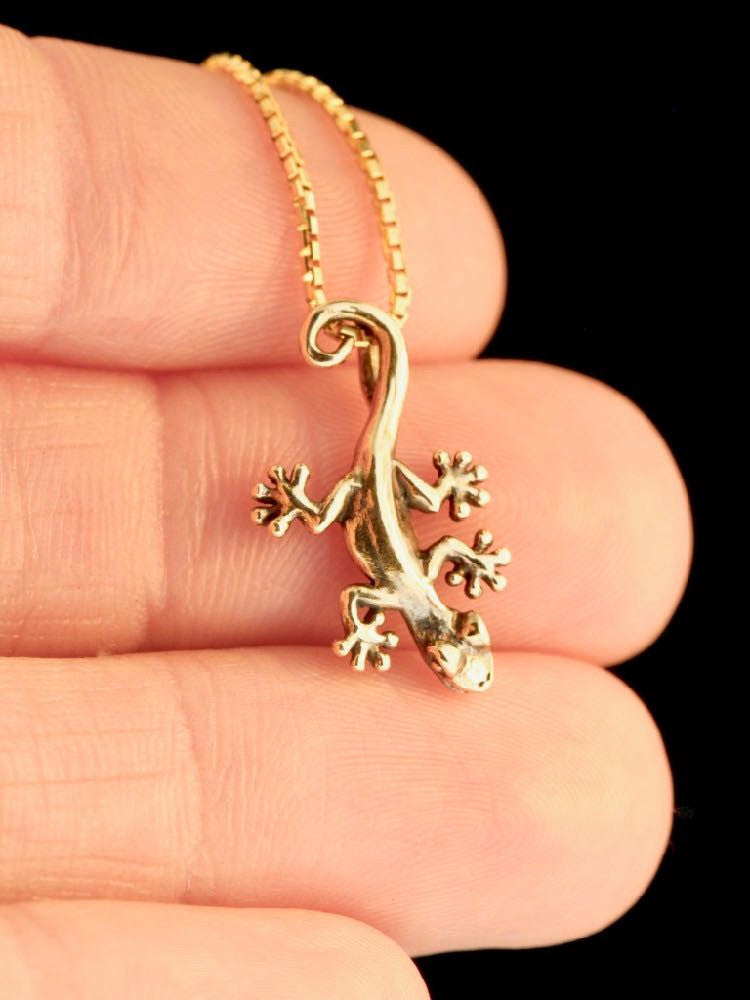 Jungle Jewel Gecko Charm in 14K Gold
