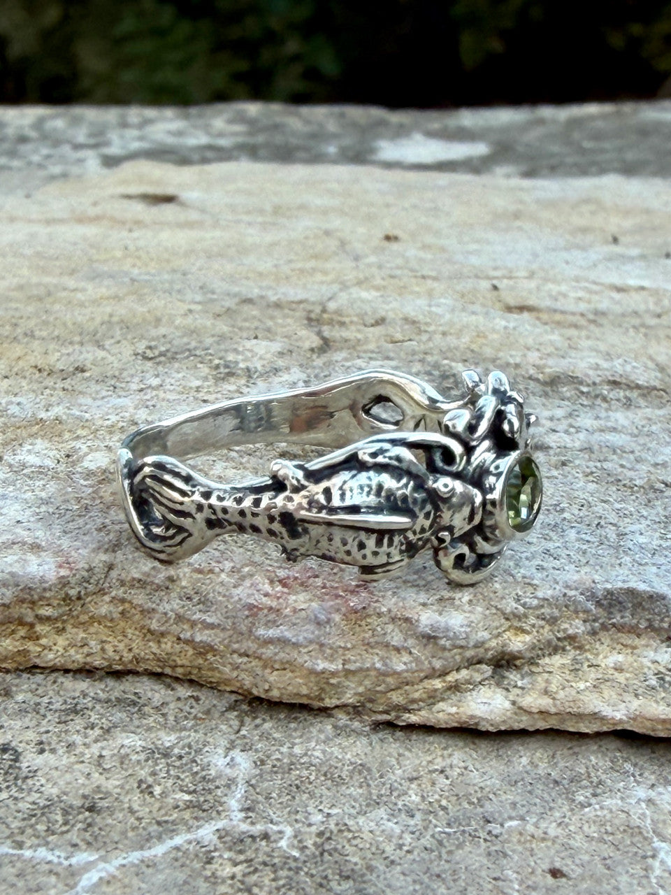 Koi Love Ring with Peridot - Sterling Silver