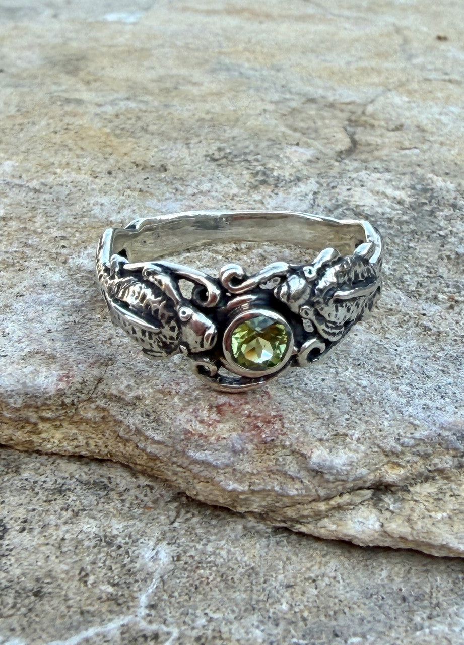 Koi Love Ring with Peridot - Sterling Silver