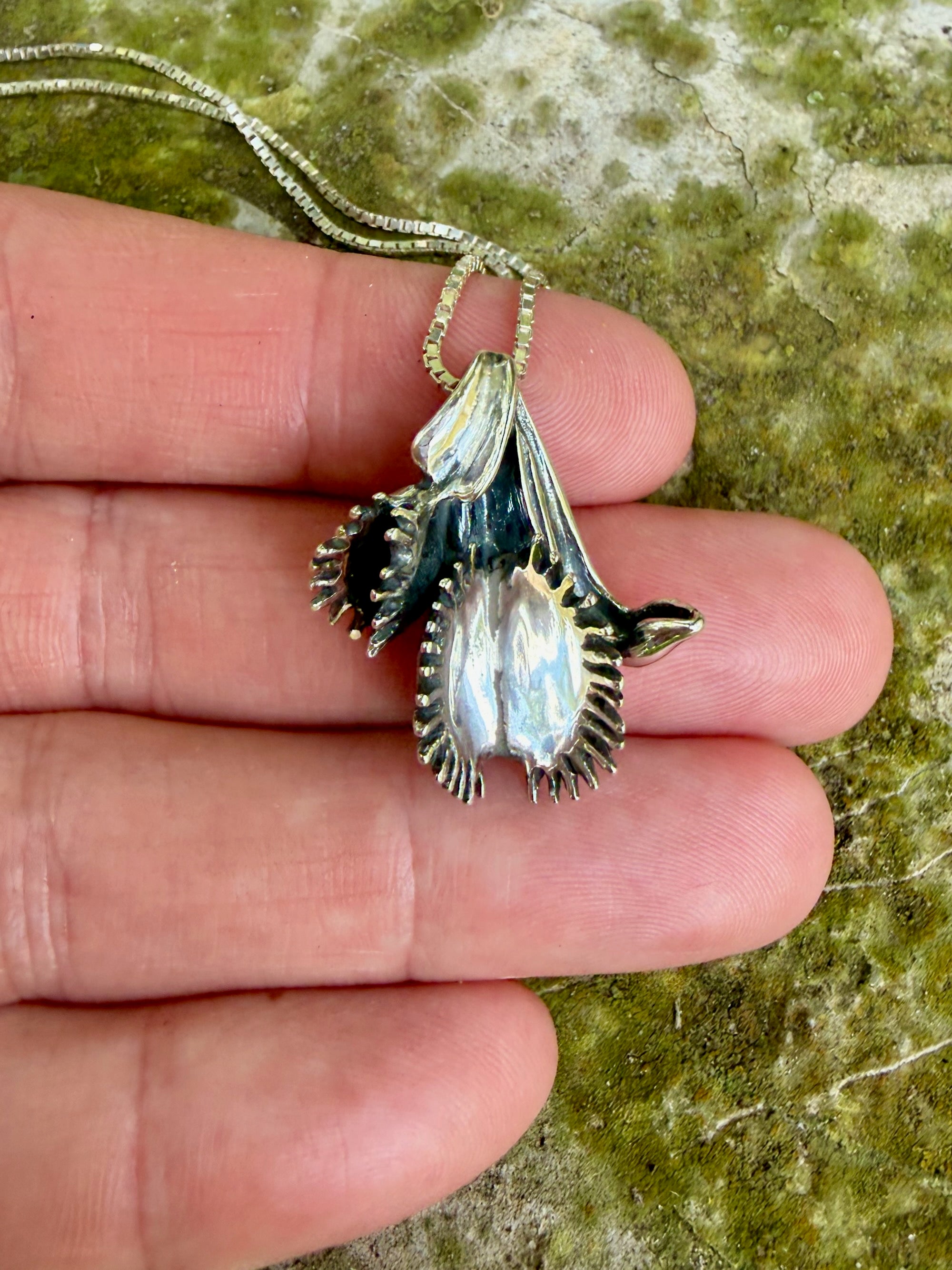 Double Venus Flytrap Pendant - Sterling Silver