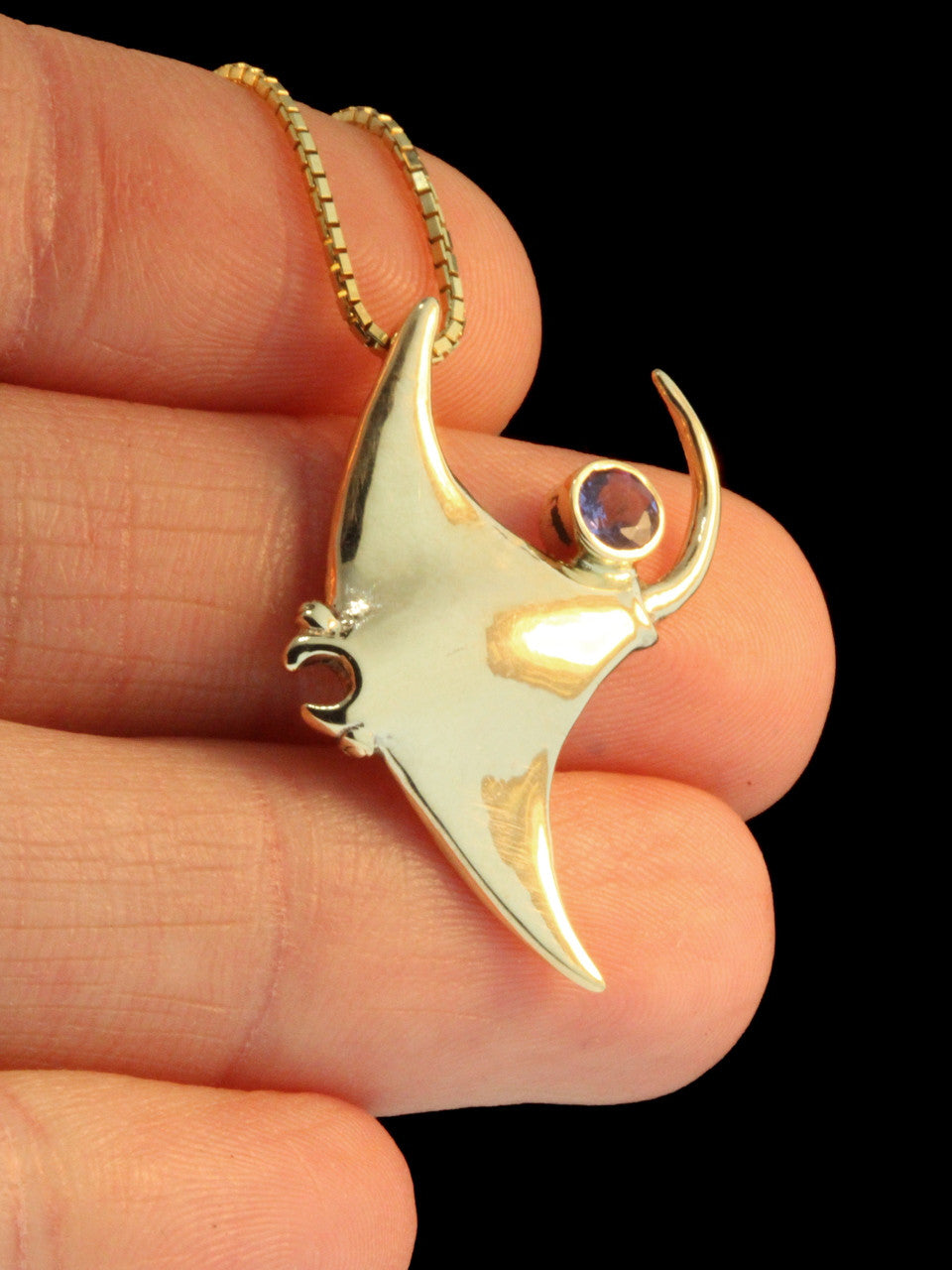 Manta Ray w/ Tanzanite