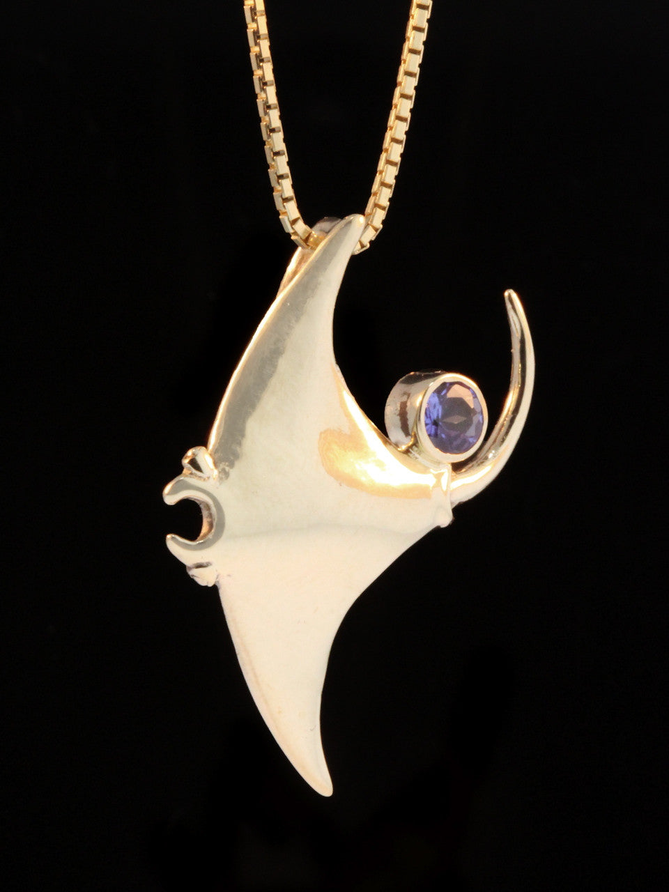 Manta Ray w/ Tanzanite