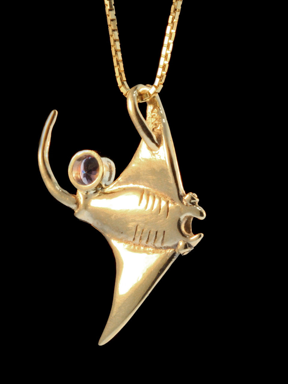 Manta Ray w/ Tanzanite