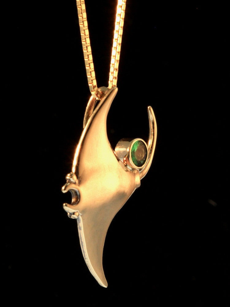 Manta Ray Charm with Tsavorite - 14K Gold