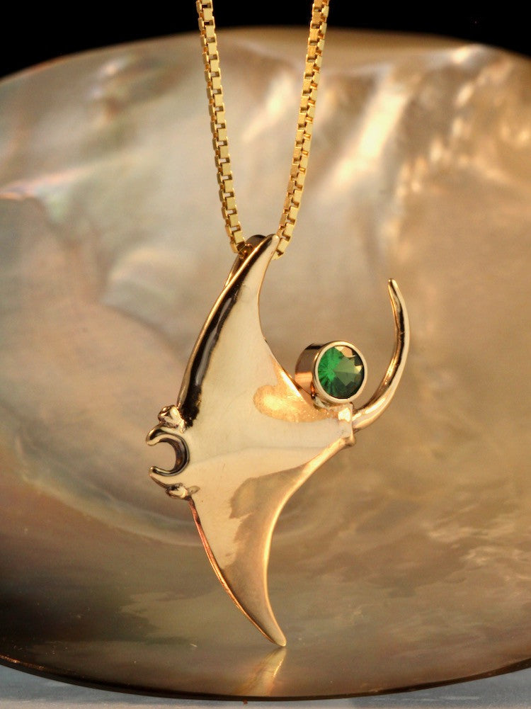 Manta Ray Charm with Tsavorite - 14K Gold