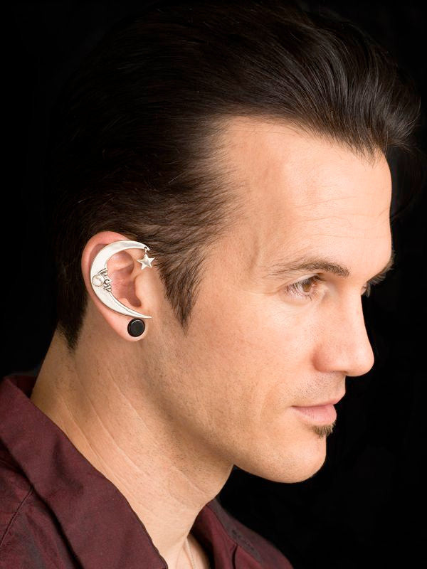 Dustin modeling Moon Ear Wrap. Photo Credit: Jeremy Bot