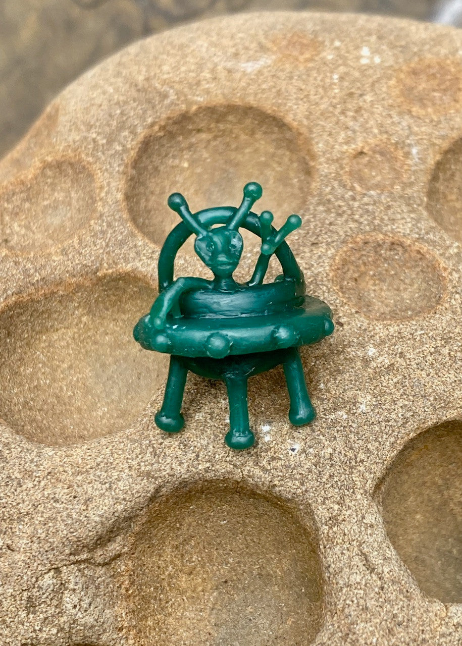 Peace Alien Flying Saucer Ear Cuff