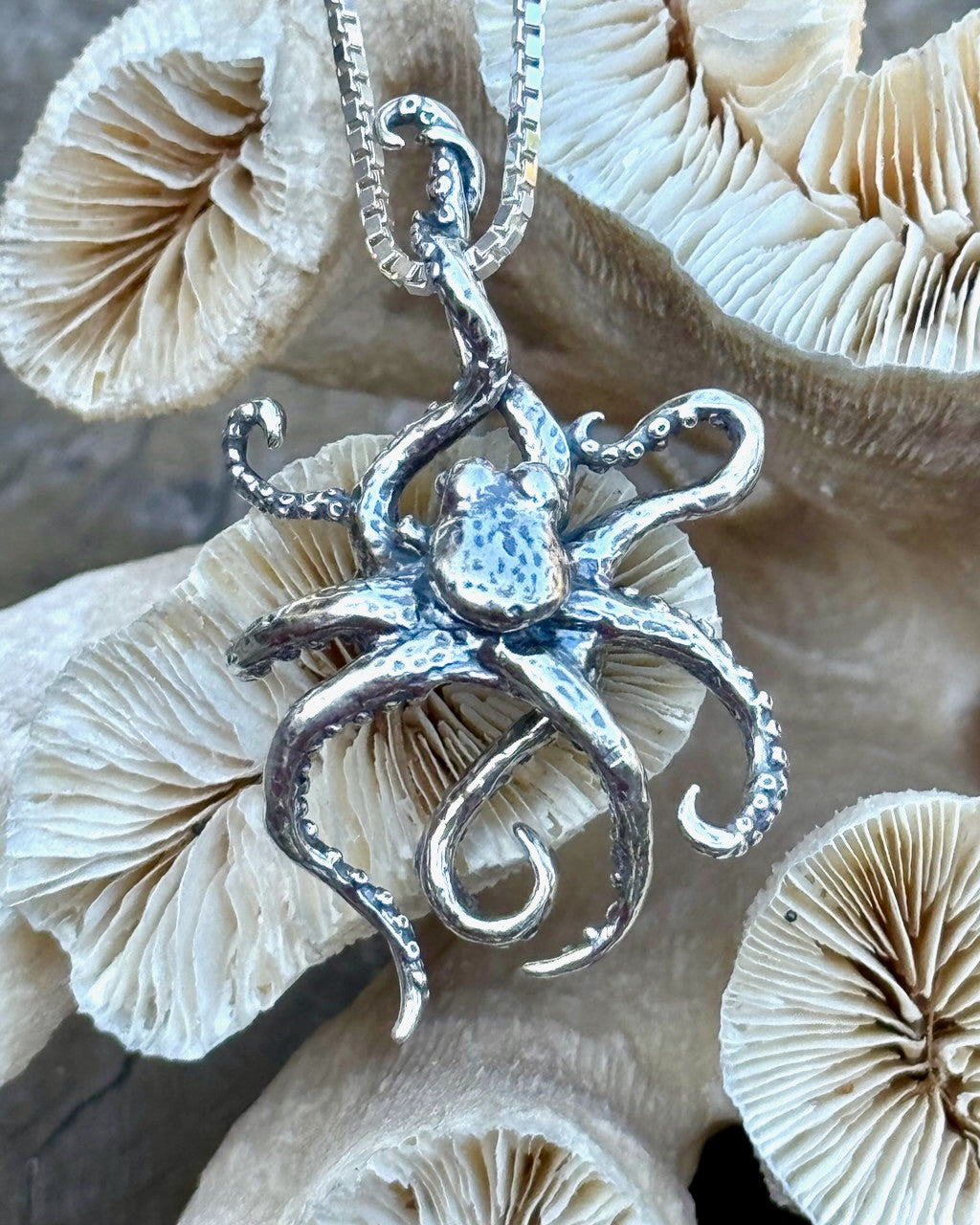 XODAS Octopus ボロシリケイトガラス　タコ　Pendant Dichroic Blown Glass He'e Octopus Pendant Necklace Made in Hawaii