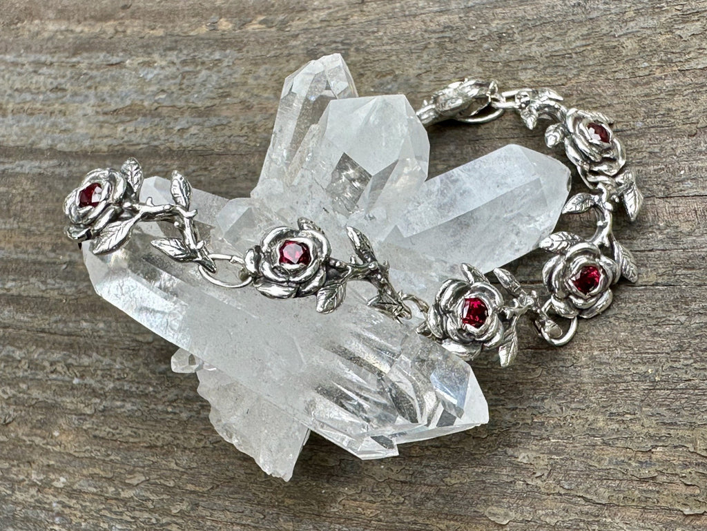 Rose Link Bracelet with Garnets - Silver