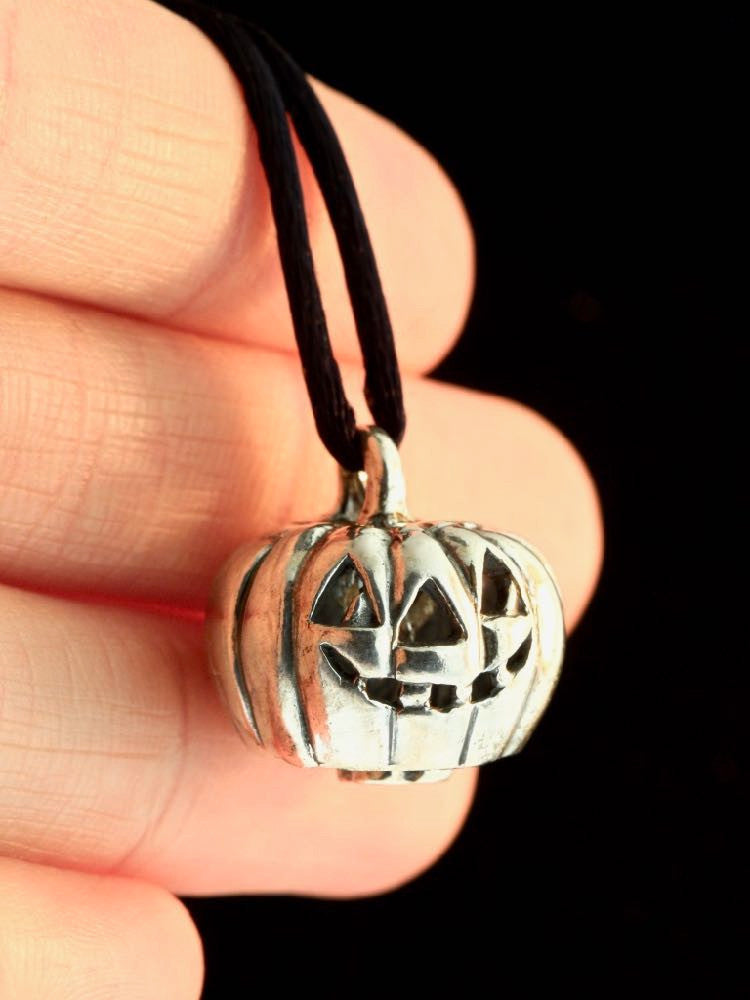 Jack-O'-Lantern Bell in Silver