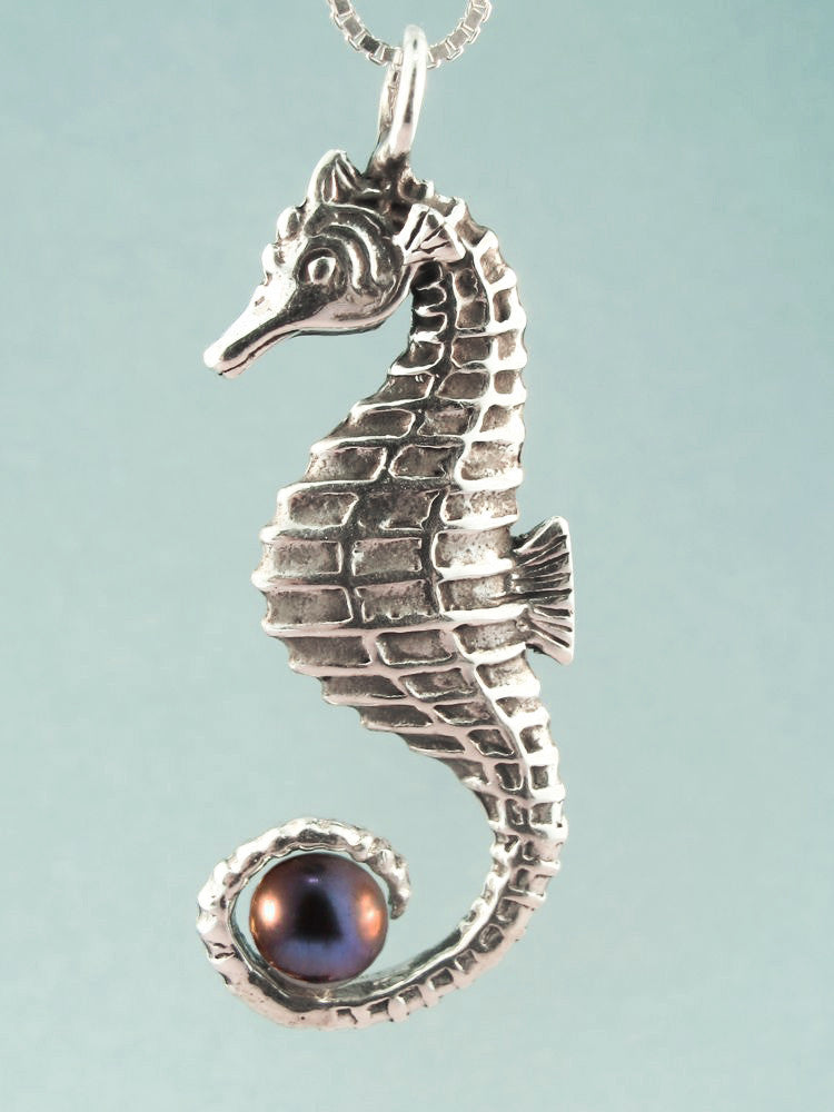 Seahorse w/Black Pearl
