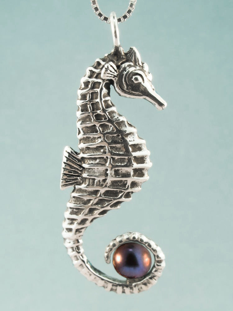 Seahorse w/Black Pearl