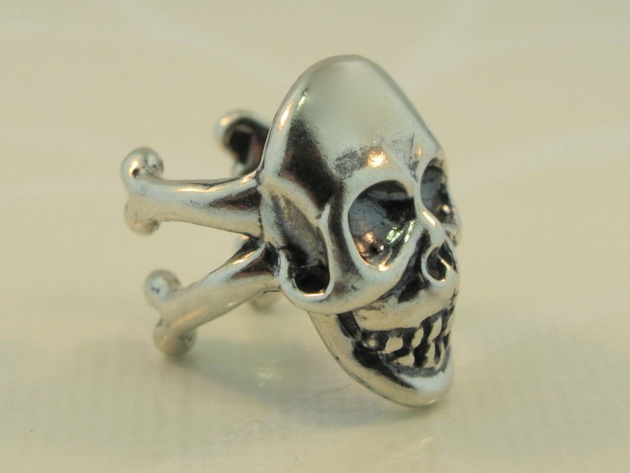 Skull Ear Cuff in Silver