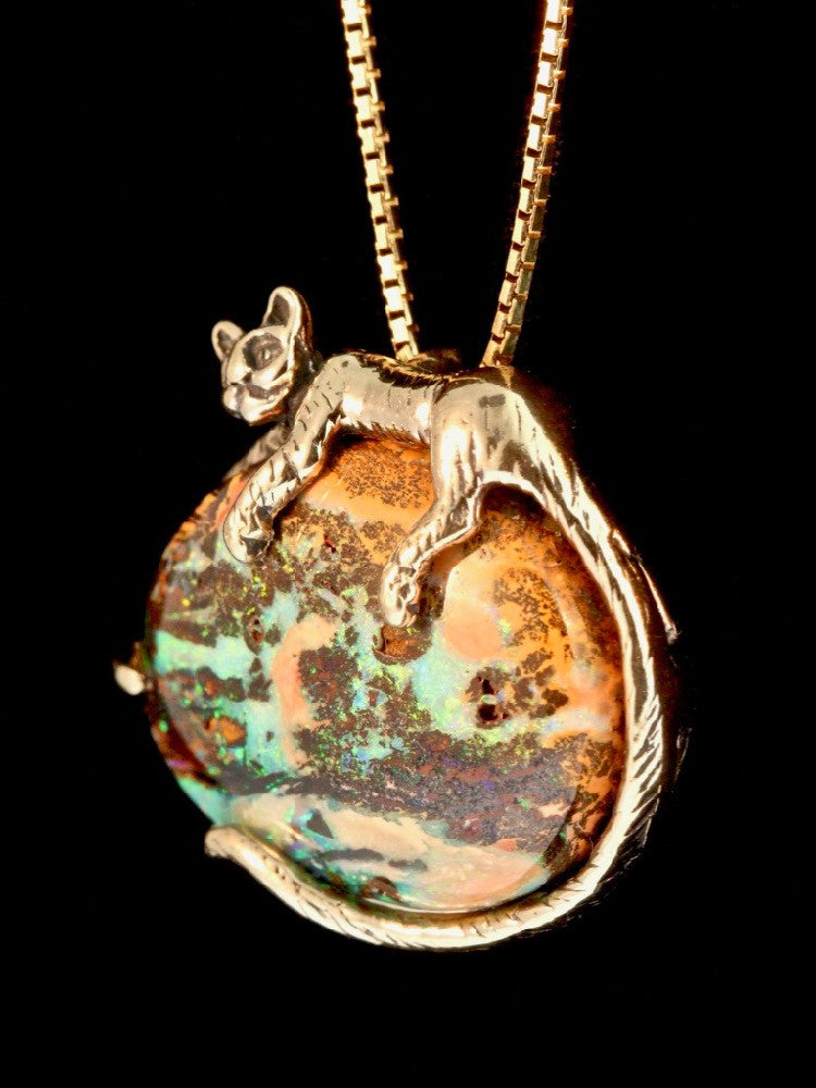 Sleeping Cat Pendant with Gemstone in 14K Gold