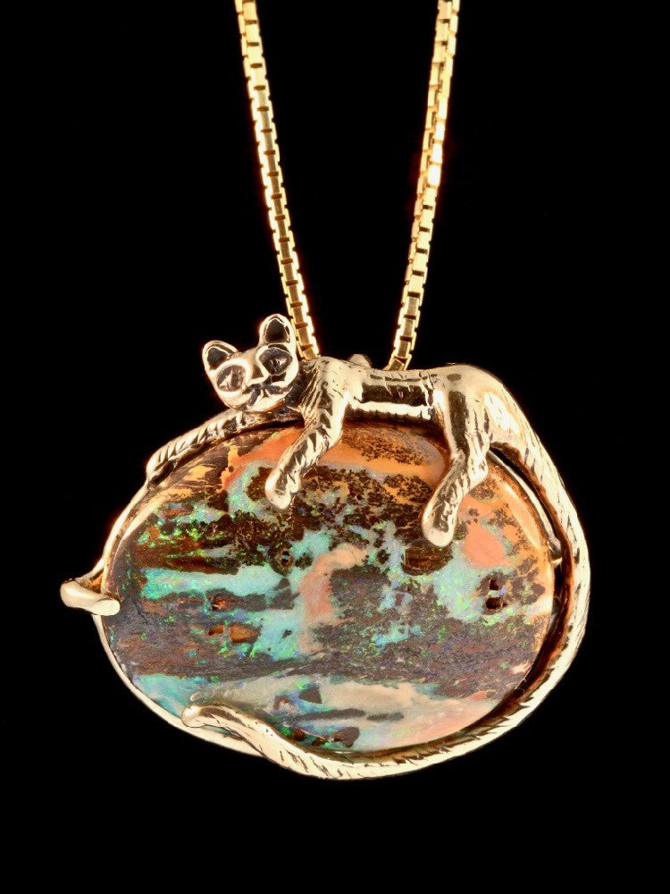 Sleeping Cat Pendant with Gemstone in 14K Gold